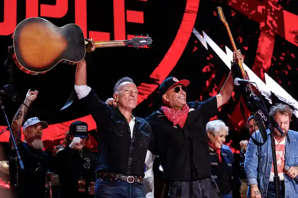 Festivalul Power To The People, organizat de Tom Morello, a promovat democrația