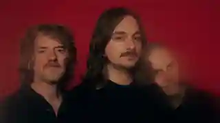 Trupa Zahn organizează un turneu european pentru promovarea albumului Purpur