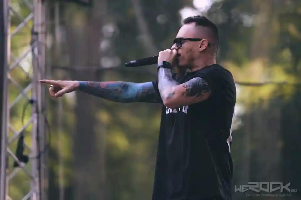 Trupa 8 M/S lansează videoclipul piesei „Dead Eyes”