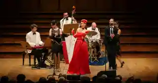 RedSwing susține un concert dedicat muzicii anilor '30-'40 la Palatul Bragadiru