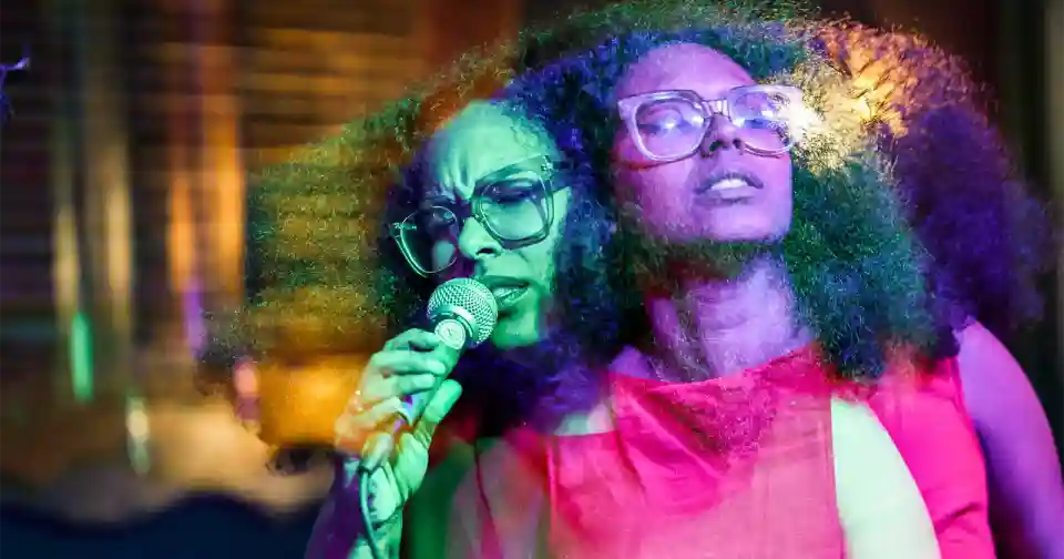Interviu cu Charlotte Colace despre debutul său muzical și influențele artistice